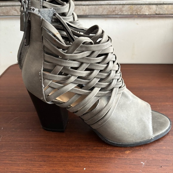 Diba Gray Ankle Boots Size 8.5 - Picture 3 of 5